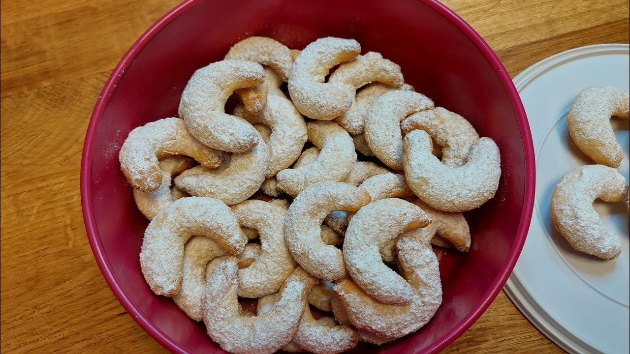 Vanillekipferl / Vanilla crescents