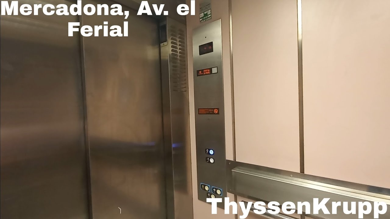 Ascensor ThyssenKrupp PM-4 hidráulico MR del 2003 en Mercadona, Benavente, ES