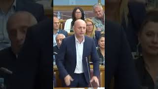 Knežević - Bolje poći na magnetnu rezonancu, nego uzeti ležaljku na crnogorskim plažama