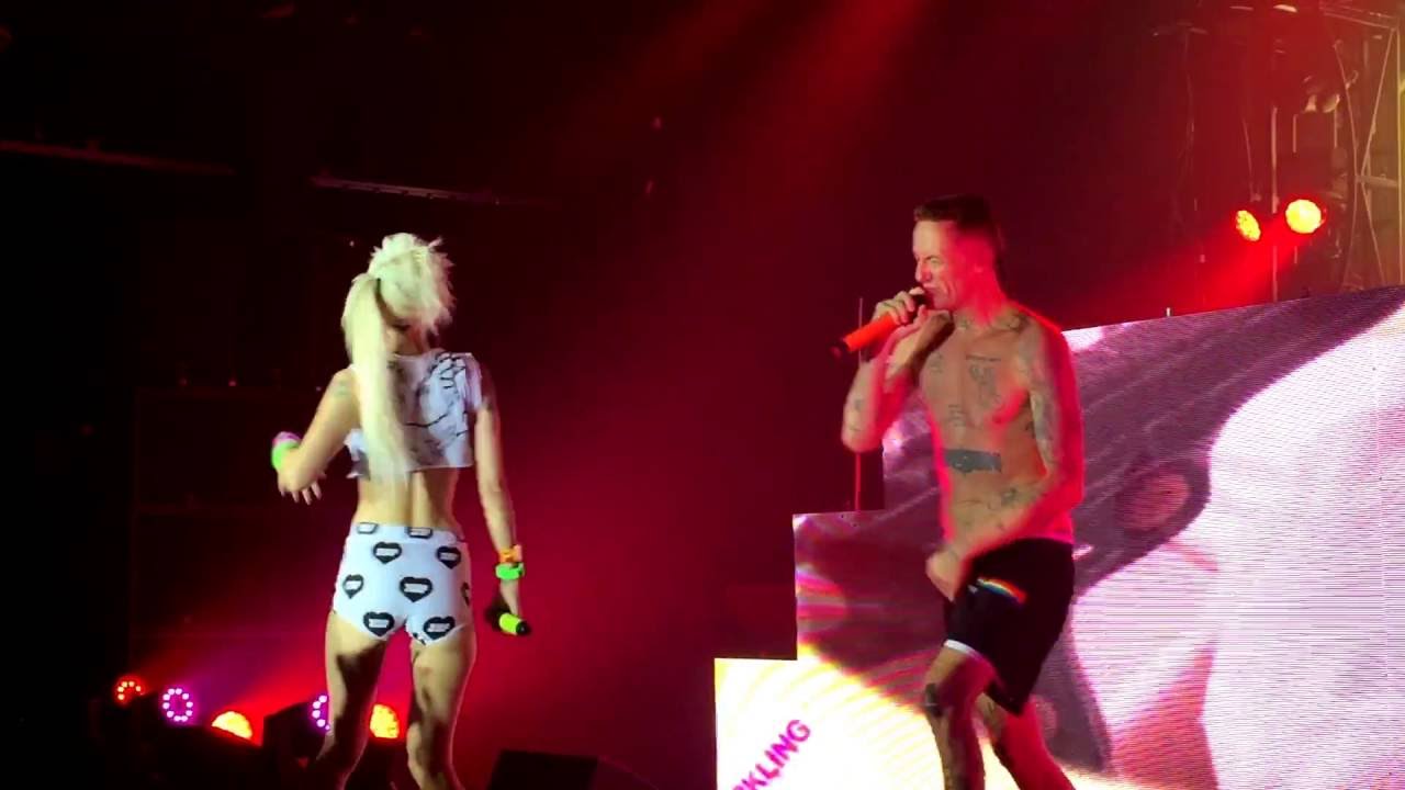 Die Antwoord "Baby's On Fire" Live 2016 Washington DC - YouTube