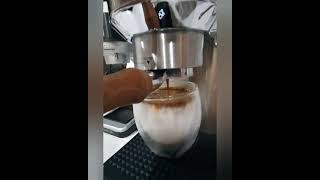 Dirty Coffee | Delonghi Dedica EC685 bottomless portafilter