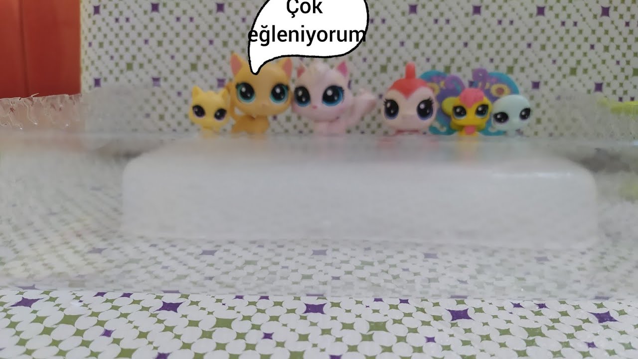 Minişler buz pateni keyfi YouTube