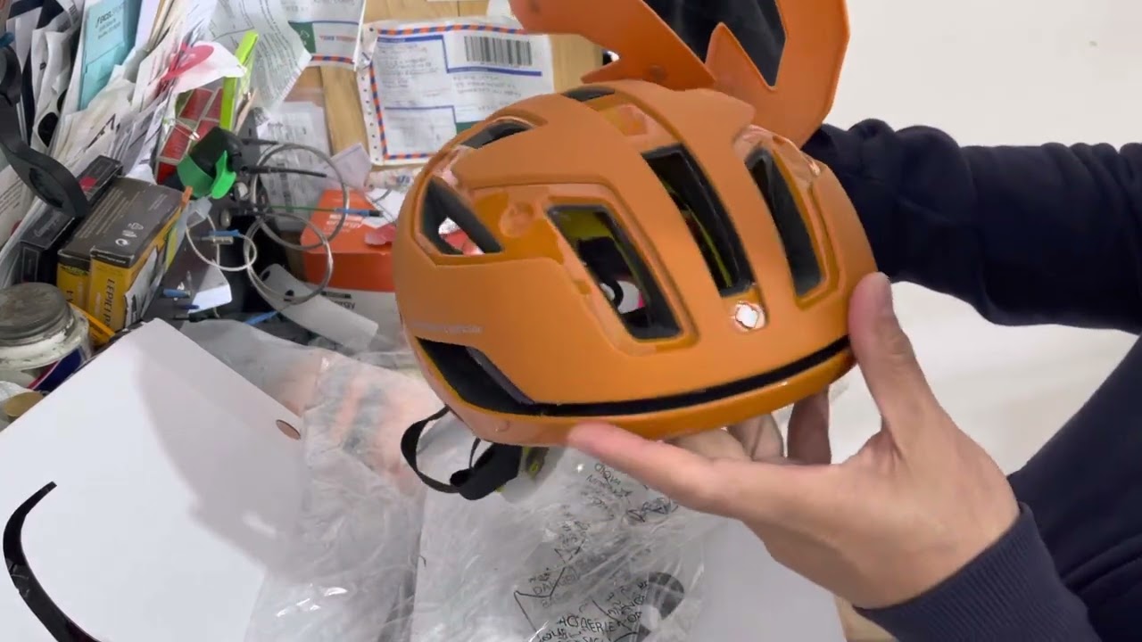 Pas Normal Studio Falconer II Aero Mips Cycling Helmet *quick look