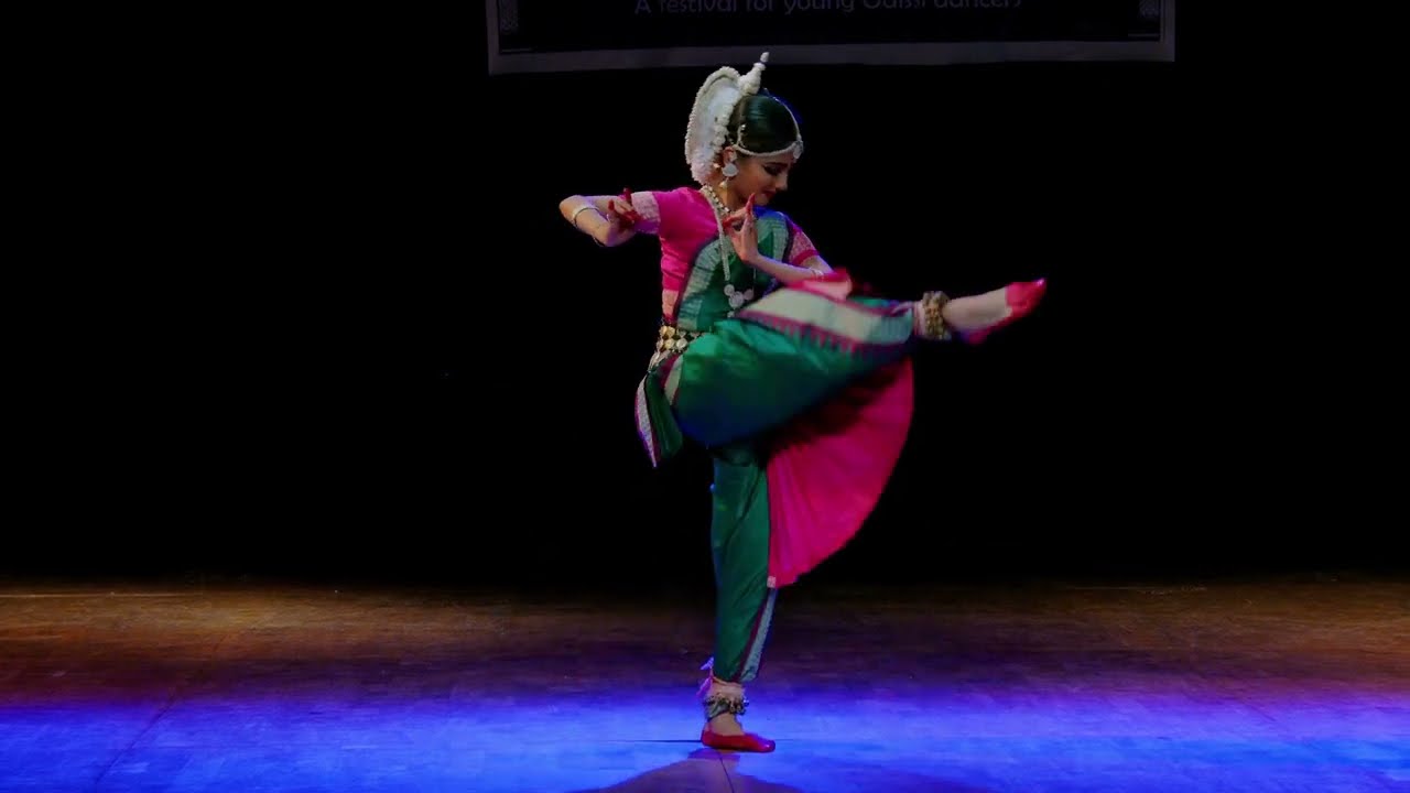 Sate kii bhangi kala Abhinaya by Anaya Pati.  Under sixteen festival by Odissi dancers Council. 