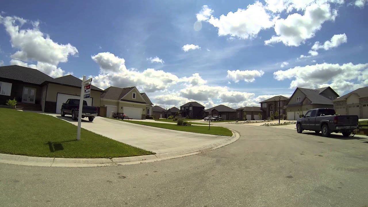 11 Errington Place + Niverville Neighborhood tour Real Estate Video