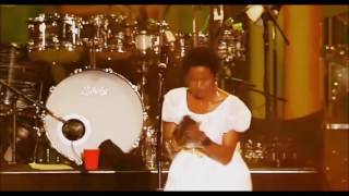 Video thumbnail of "Lauryn Hill & The Roots - Could You Be Loved (live Philadelphia)"