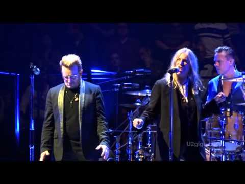 U2 w/ Patti Smith Gloria / People Have The Power London 2015-10-29 - U2gigs.com