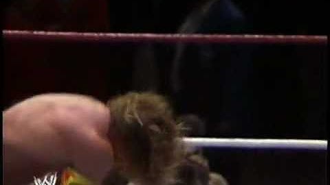 Ultimate Warrior slams Andre The Giant