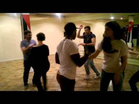 რუედა- ს გაკვეთილი დამწყებთა ჯგუფი DC Salsa Sunrise