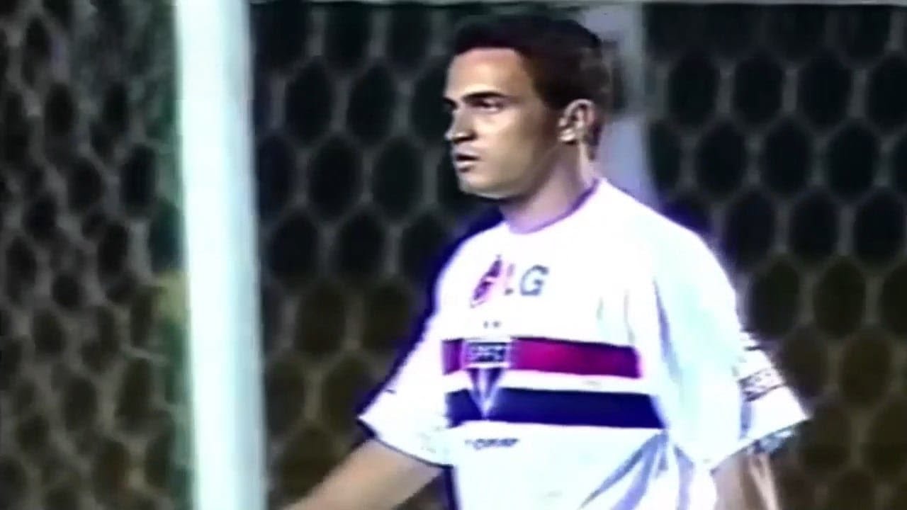 Falcão jugando fútbol profesional (Leyenda del Futsal) - 10/03/2005