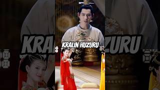 İki Kız Kardeş Birlikte Kralın Huzuruna Çıktı, Ancak O Küçüğünü Tercih Etti