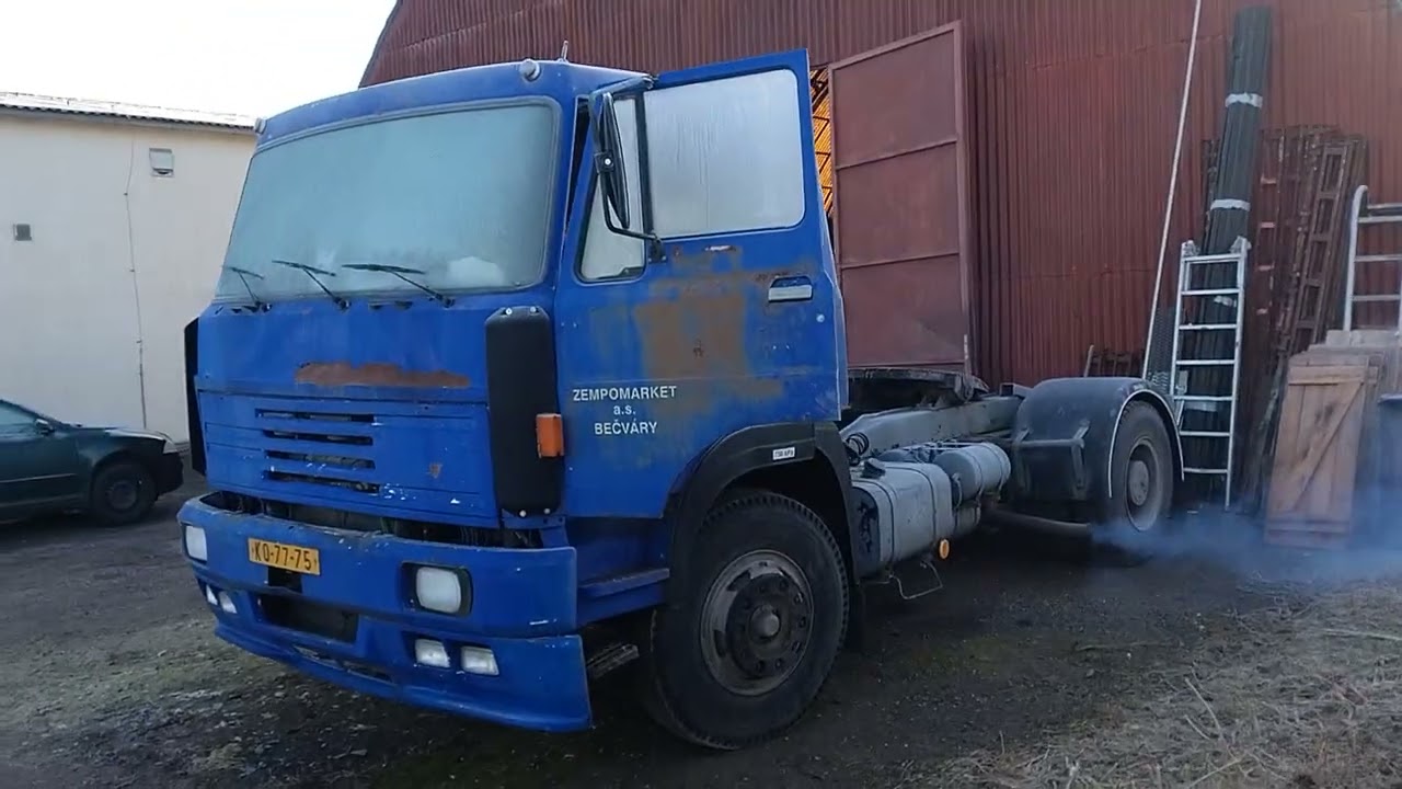 Ranní start LIAZ 110.551 v novém domově. A hurá na evidenční kontrolu.