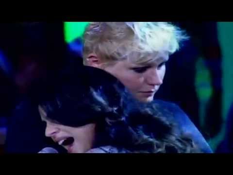 Aline Barros - Ressuscita - me ( Xuxa se emociona )