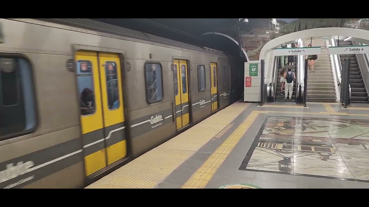 7949 - SUBTE  ALSTOM METROPOLIS SERIE 300 SALIENDO DE LA RENOVADA ESTACIÓN PLAZA ITALIA