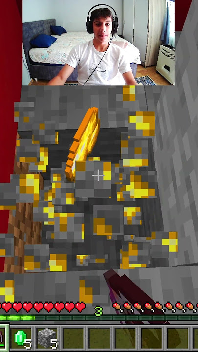 'This chest tricked me… And I paid the price. 💀💥'#minecraft #minecraftshorts #gaming