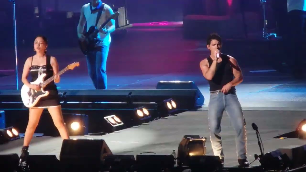 Jonas Brothers, DNCE - No Time To Talk, Cake By The Ocean ( Jonas 20 Tour ) Live Performance 2025