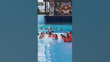 Thumbnail of Detik detik tsunami hawai waterpark menerjang!!video lengkap cek disini👇seru🏊‍♀️🏊‍♀️#short