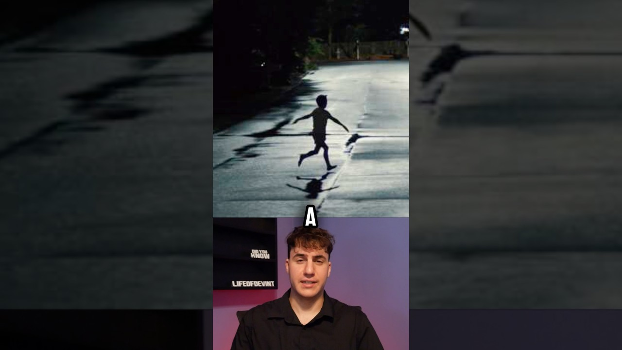 Почему дети в «Оружии» бегают с поднятыми руками?