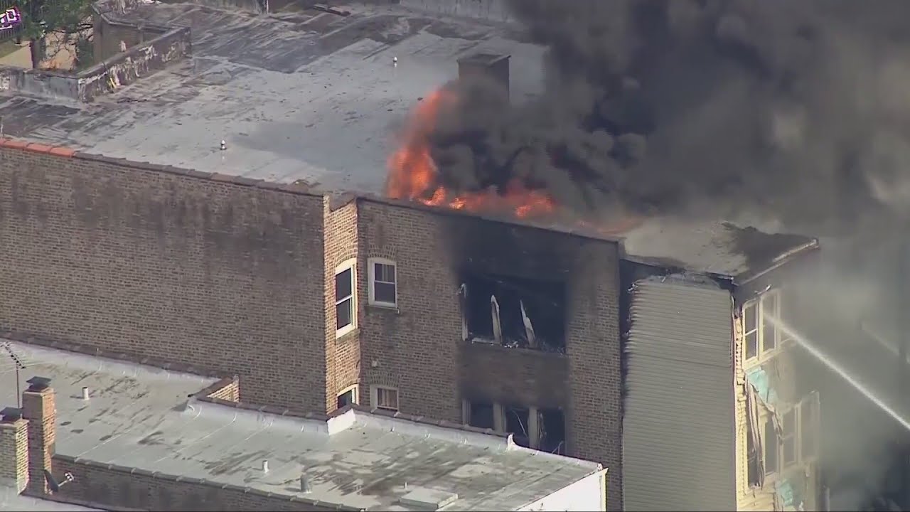 Firefighters battle Northwest Side apartment fire - YouTube