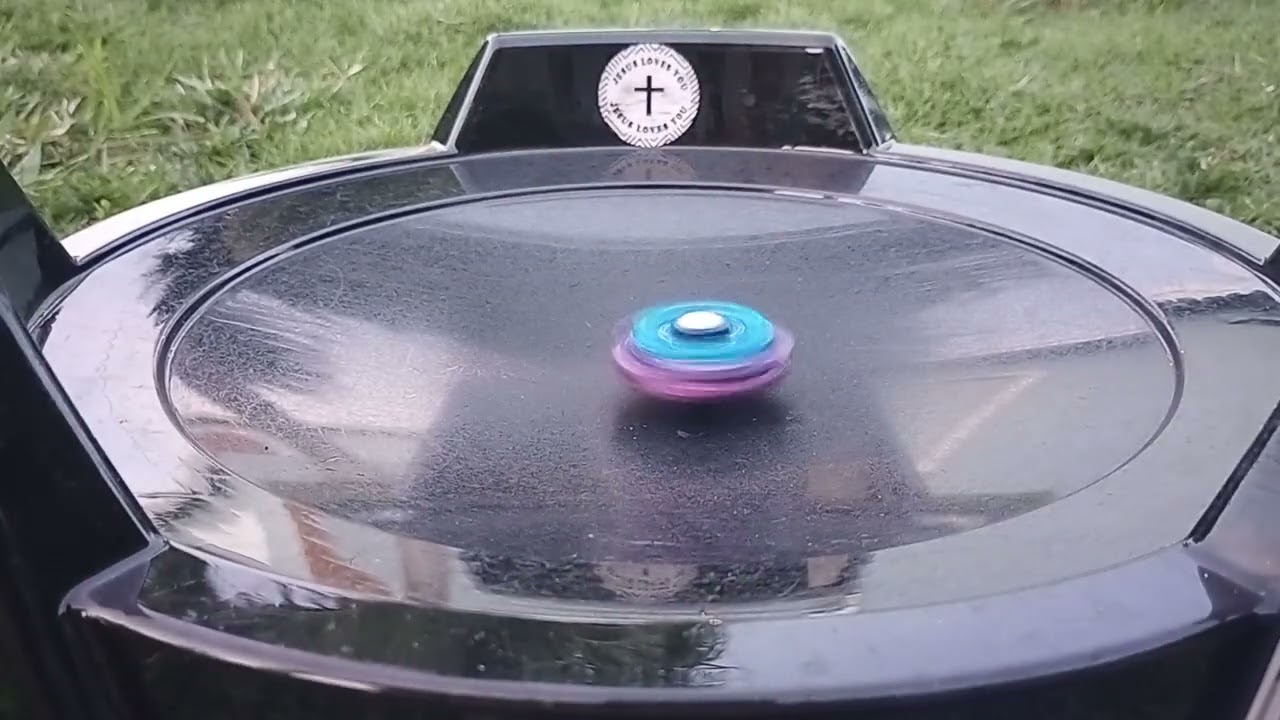 Beyblade Mercury Anubis 85XF vs Omega Dragonis 85XF