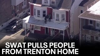 Trenton hostage situation: People pulled from windows by SWAT team