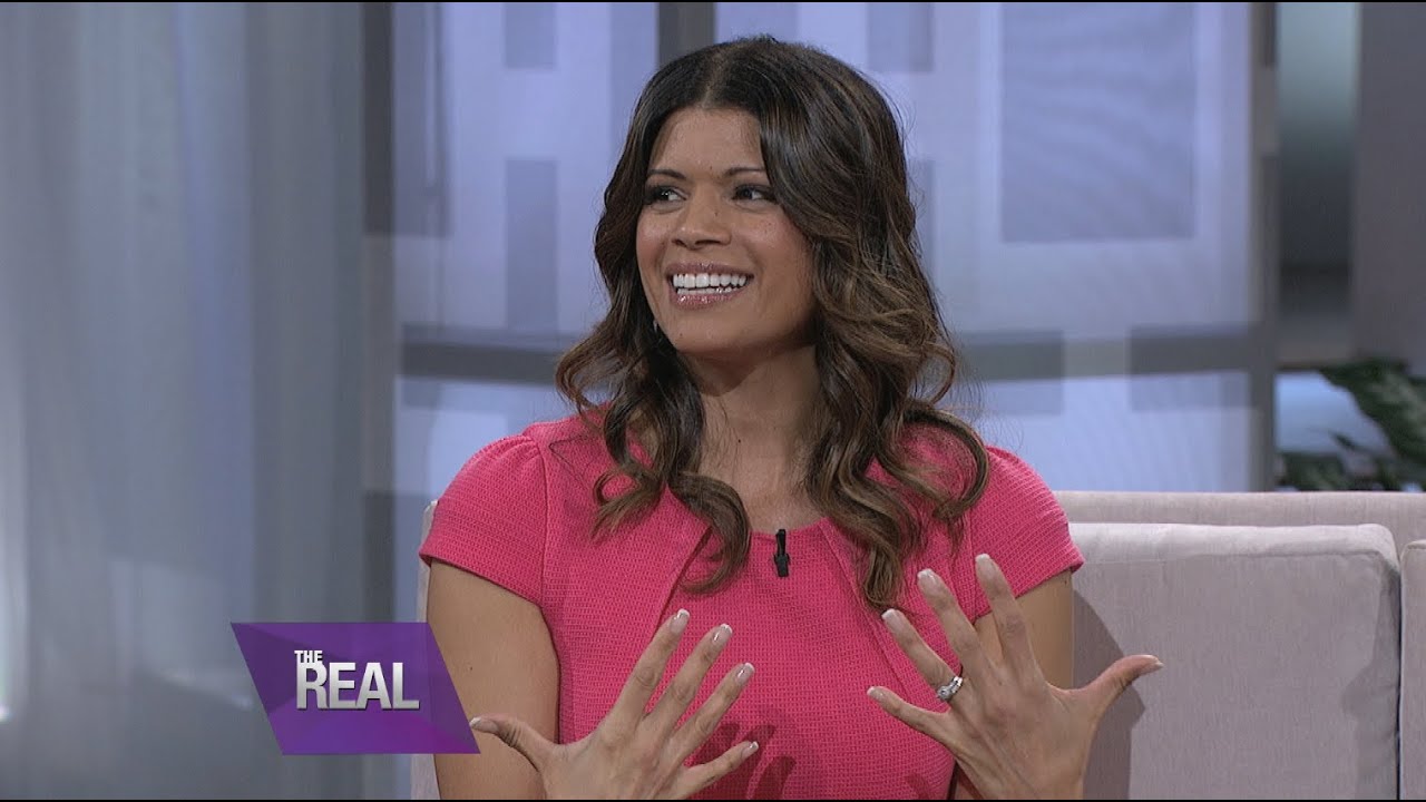 Andrea Navedo Reveals When 'Jane the Virgin' Is Having the Baby! - YouTube