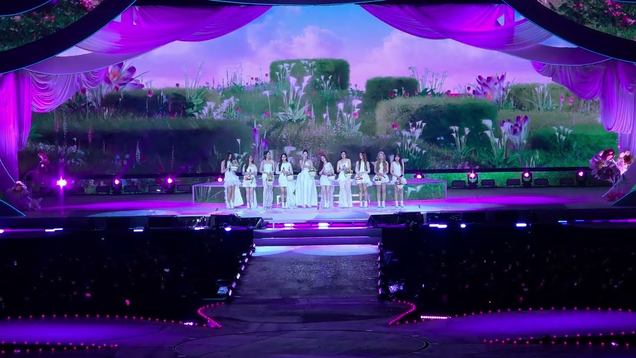 โคจรด้วยรัก Blush Blossom