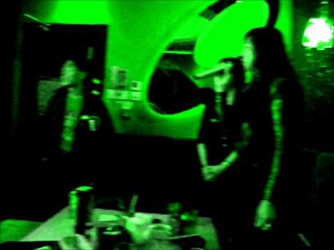 Connie & Daniel -- 自作多情