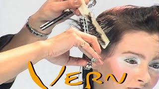 [HairWorld Milano]The smart and neutral short hair with slanting long fringe, vern hairstyles 06