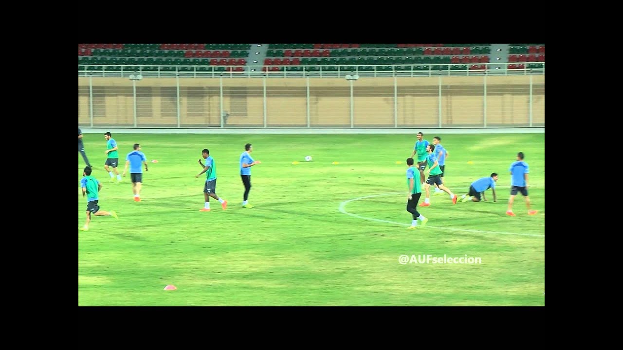 Entrenamiento en Omán 12/10/14 - Parte 2 - Fútbol informal a dos toques fútbol de guatemala