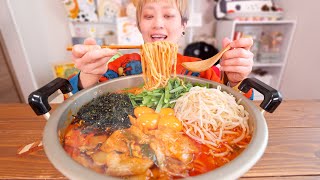 【大食い】【⚠すすり音】巨大な旨辛ラーメンたべます。表裏×Ｚさんキムチ！【モッパン】【MUKBANG】