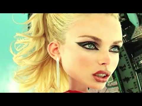 Music of Steve Madden commercial is sampled with turkish music🫢