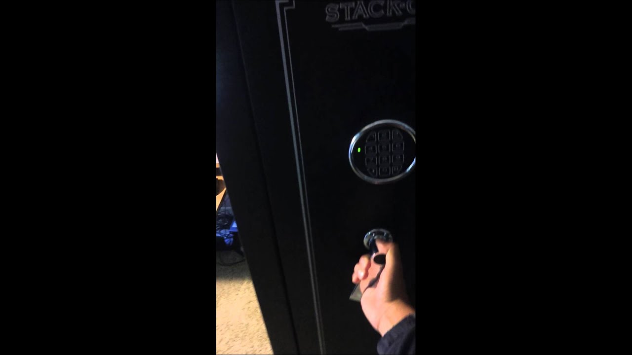 Cannot open Stack-on gun Safe. Brand new - YouTube