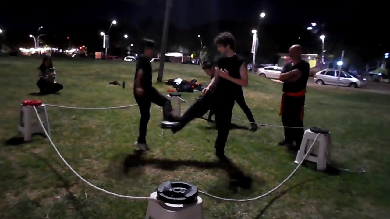 Iniciación al Combate: Maestro vs. Principiante (10 Años) | El Laboratorio de Artes Marciales