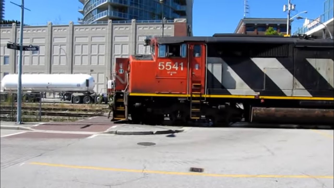Throwback!!! Cowls!!! CN 591 (Mixed Train) @ New Westminster BC Canada ...
