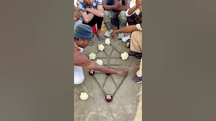 Eggplants Vs Cauliflower #games #fun #funnyvideos #gaming #funnyreels #village #funny #shorts