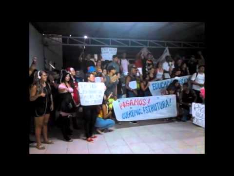 Alunos de Faculdade fazem manifestação em Guarapari