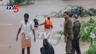Heavy Floods In Kadapa | 18 Agriculture Labour Trapped | Rescue Operations Speedup | TV5 News