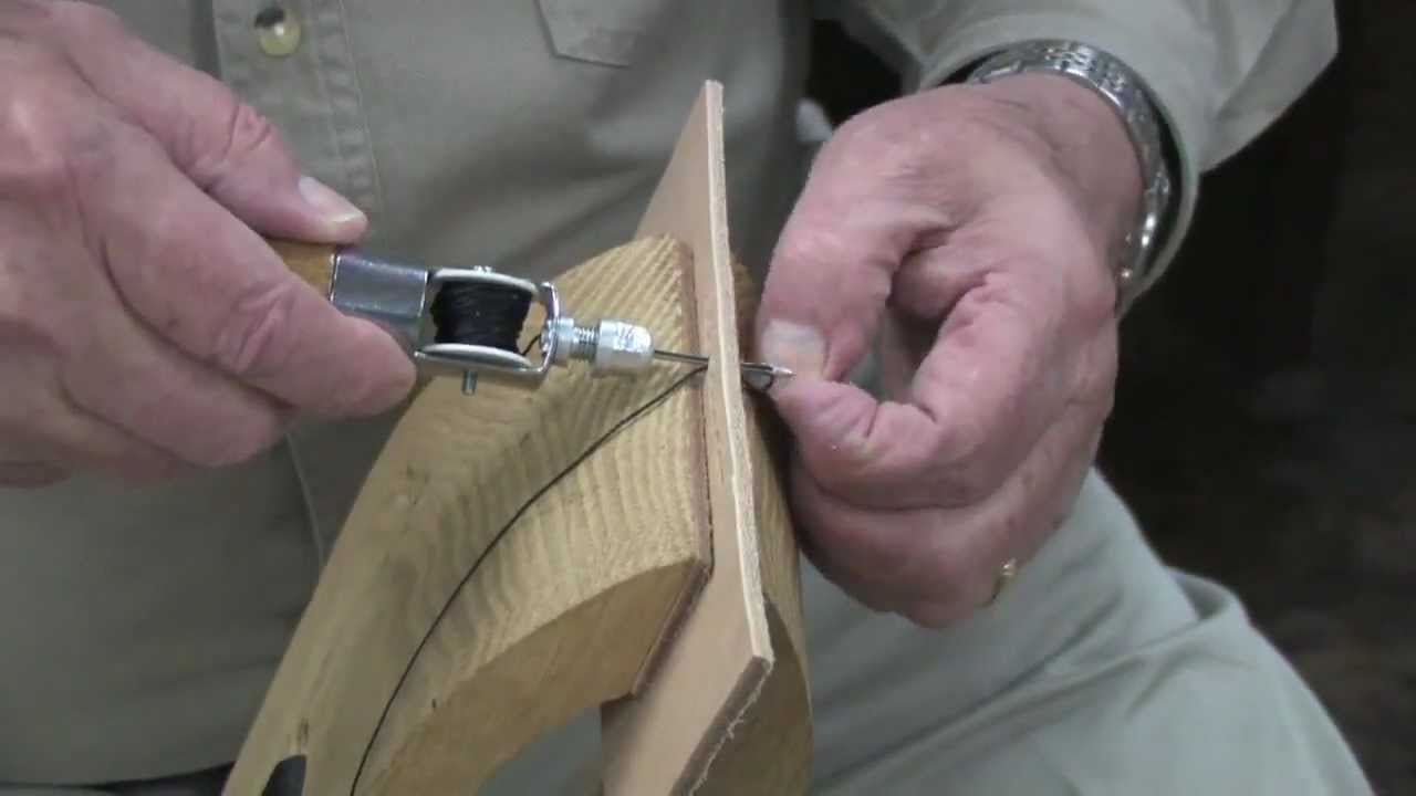 POINÇON AVEC AIGUILLE POUR COUDRE LE CUIR