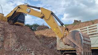 คนขับฝีมือจัดจ้านจริงๆ อุ้มหนักเต็มบุ้งกี๋ แคต 323GX เทอร์โบคู่ excavator and truck