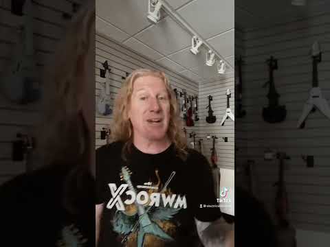 Difference Between a Mandolin and a Violin #shorts