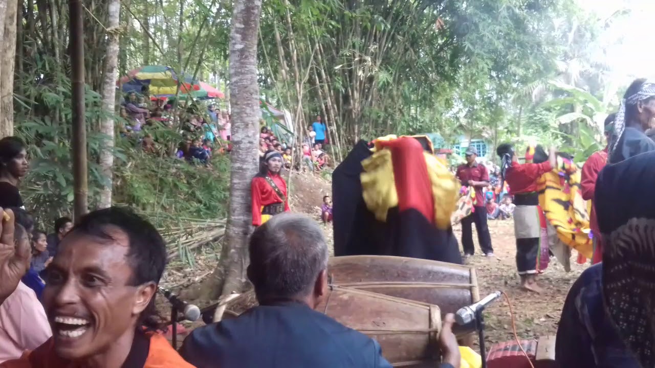 Tari Barong Ebeg Wahyu Sido Dadi Tugu Kaliori