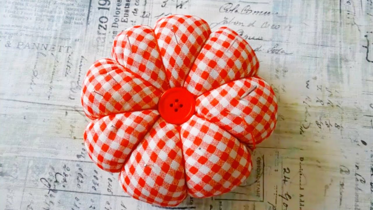 خياطة حامل دبابيس على شكل وردة بطريقة سهلة وبسيطة . DIY porte épingles