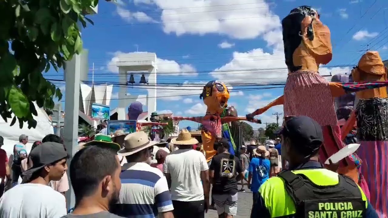 Payasos Pata e' Buey 19 de Enero 2023, Fiestas Tipicas Santa Cruz 2023