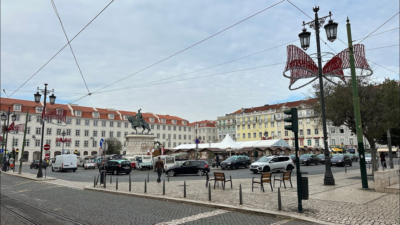 Walking around Plaça Da Figueira, Lisbon, Portugal (street sound)