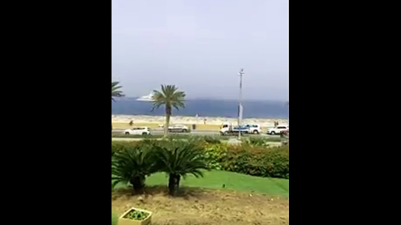 Vlog dubai 2021 ( Uae ) at sea near road