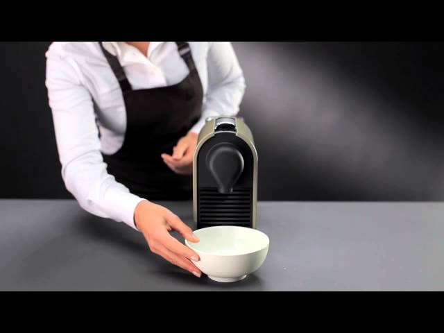 elite Uafhængighed balance Nespresso U: How To - Descaling (models with serial number below 13142) -  YouTube