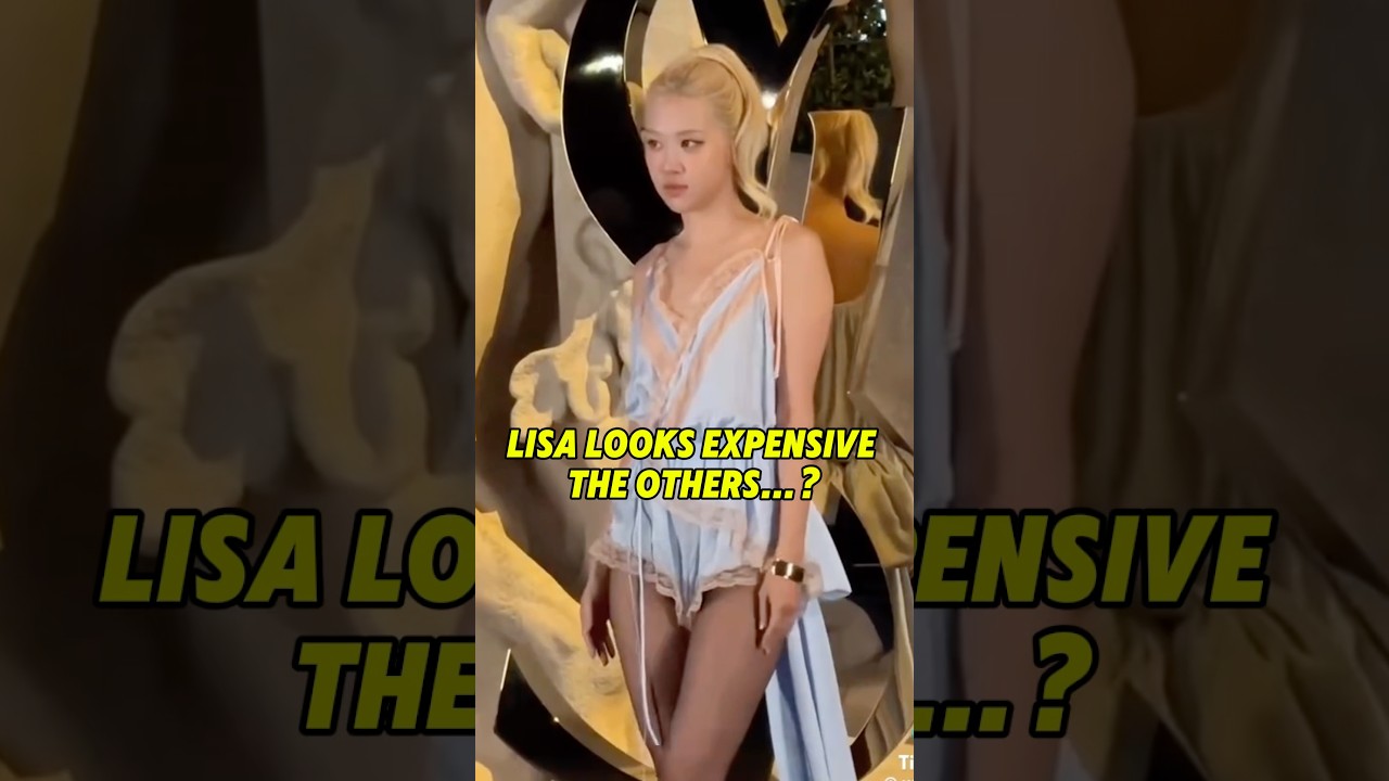 Наряды BLACKPINK на Неделе моды вызвали бурные споры — «Лиса съела, остальное выглядело ужасно!?»