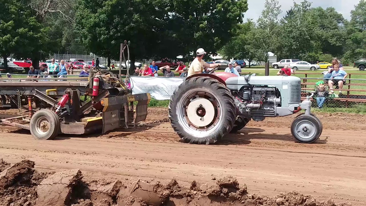 SC CASE pulling in the 4000lb class - YouTube