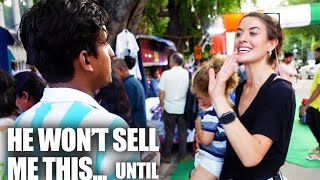 TRYING TO BUY INDIAN CLOTHES AT JANPATH MARKET NEW DELHI